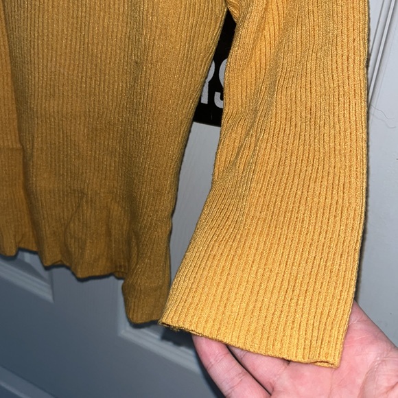 Express Long-Sleeve Ribbed Shirt - Picture 2 of 4
